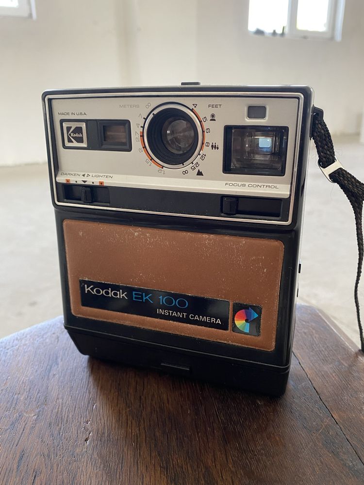 Ретро фотоапарат KODAK ЕК100 instant camera