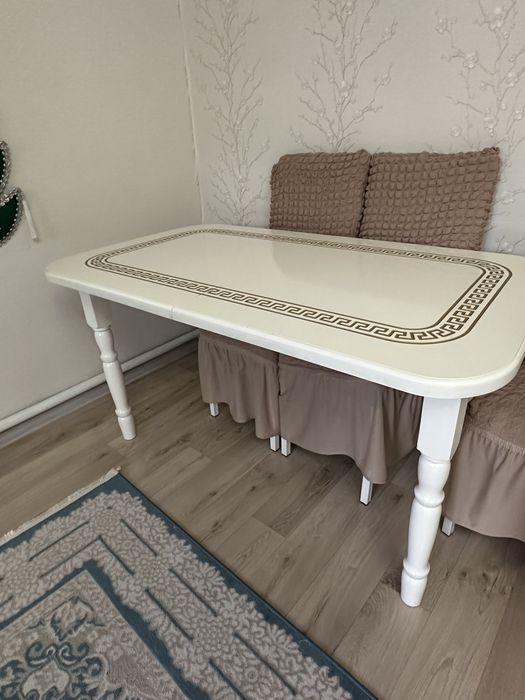 Продам стол раздвижной и стулья 6шт