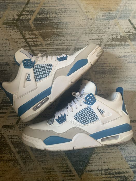 Jordan 4 Blue.