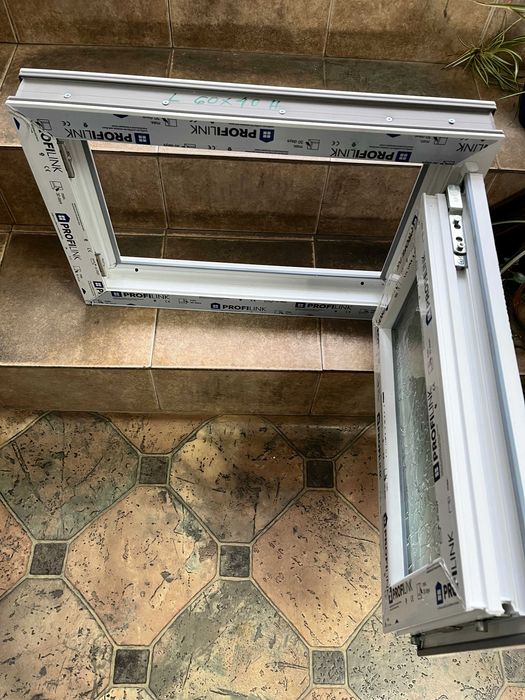 малки PVC прозорци