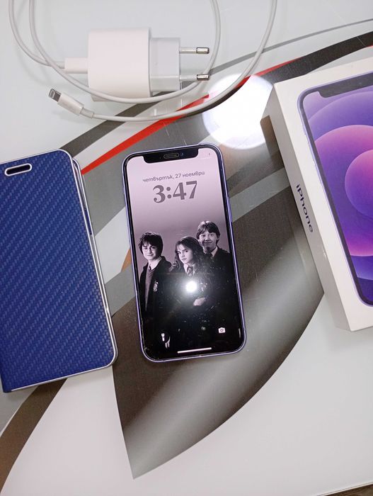 Новогодишен iPhone 12 mini