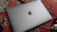 MacBook air m1 A2337