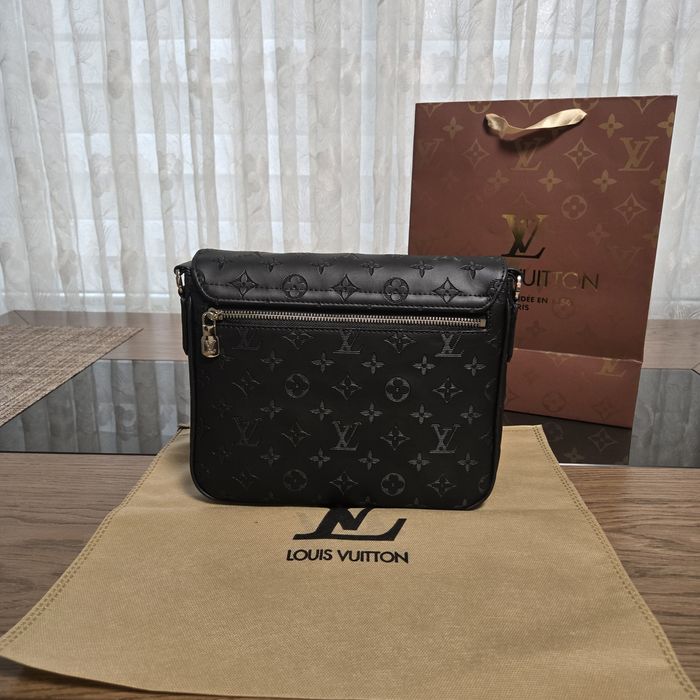 Мъжка чанта през рамо