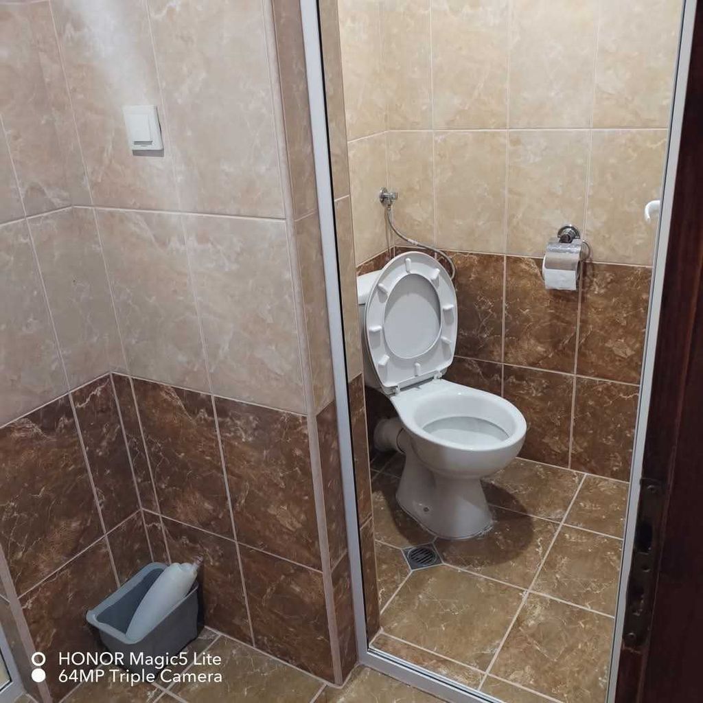 Дава се под наем Етаж от къща в Варна, Левски - 100 кв.м за 663 € - Снимка #13