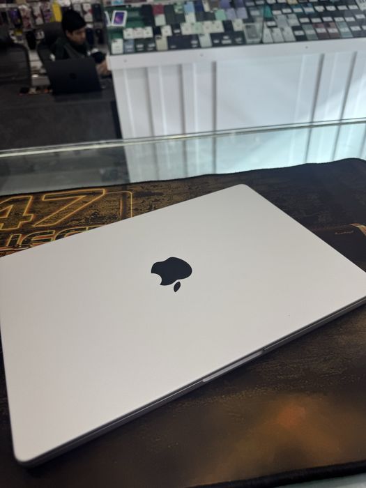 Macbook Pro 2023 14inch M3 8/512