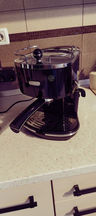 Vând Expresor DeLonghi