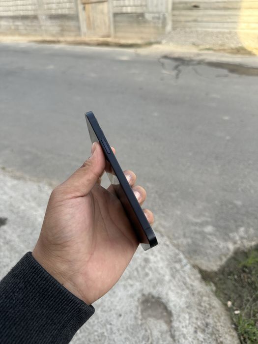 Продаётся Iphone 12