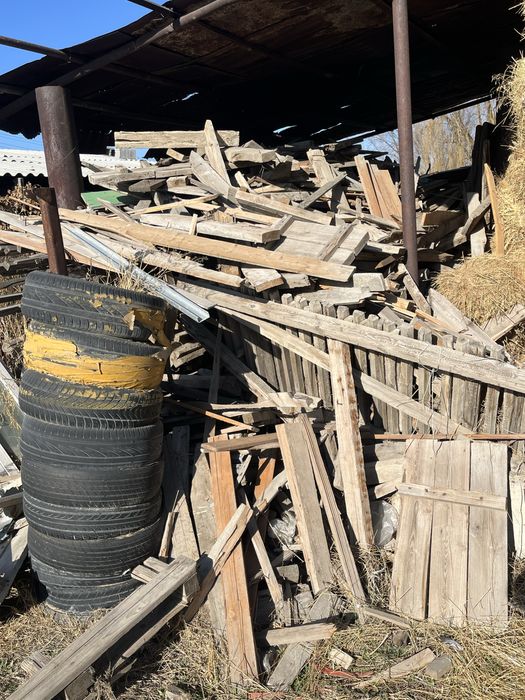 Продам строительные доски на дрова, сухие