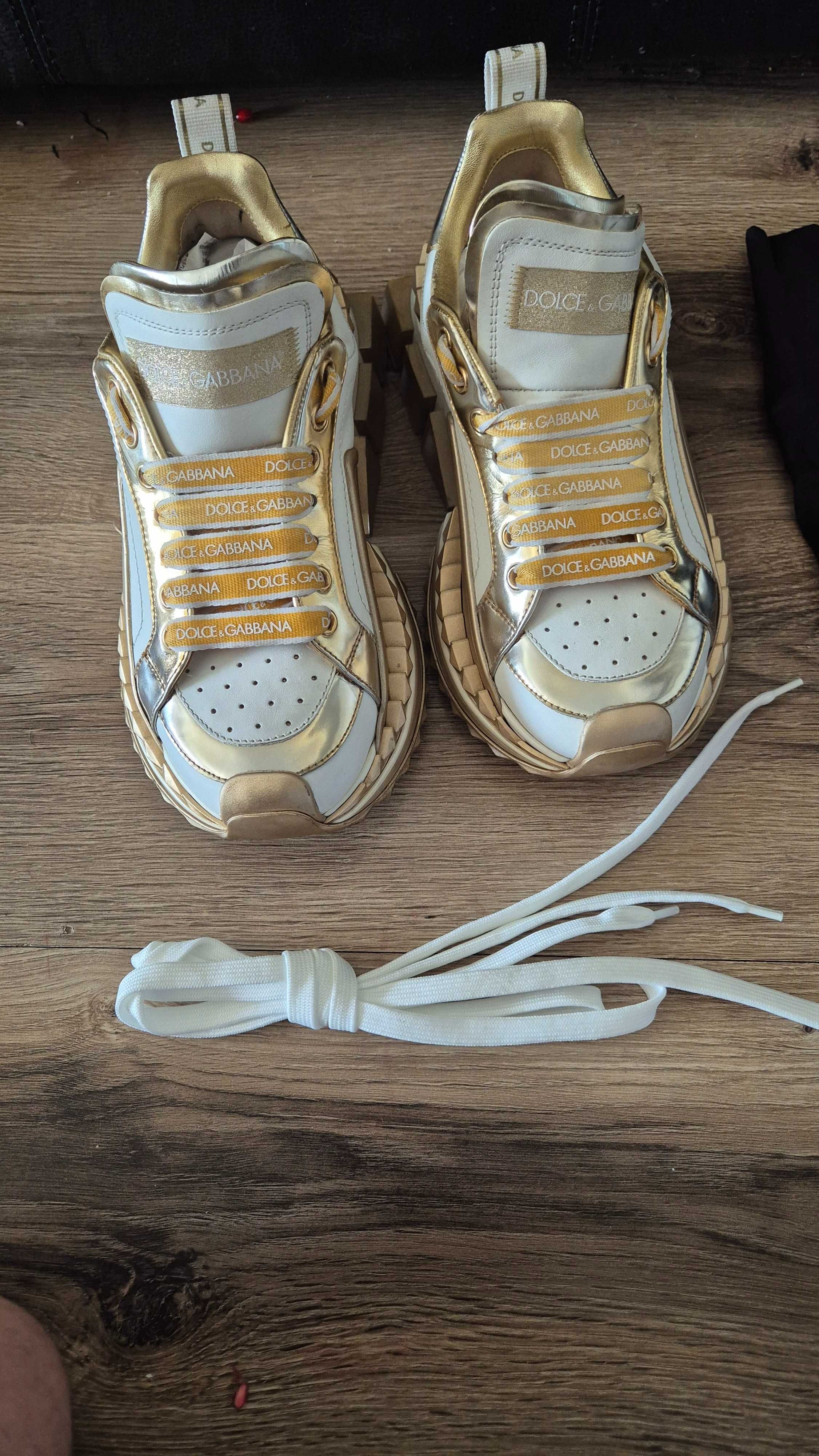 Sneakers Superqueen D&G originali. Ca noi. Se pot verifica.