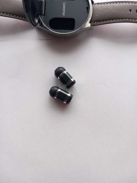 Huawei Watch Buds — Смарт часовник с вградени безжични слушалки