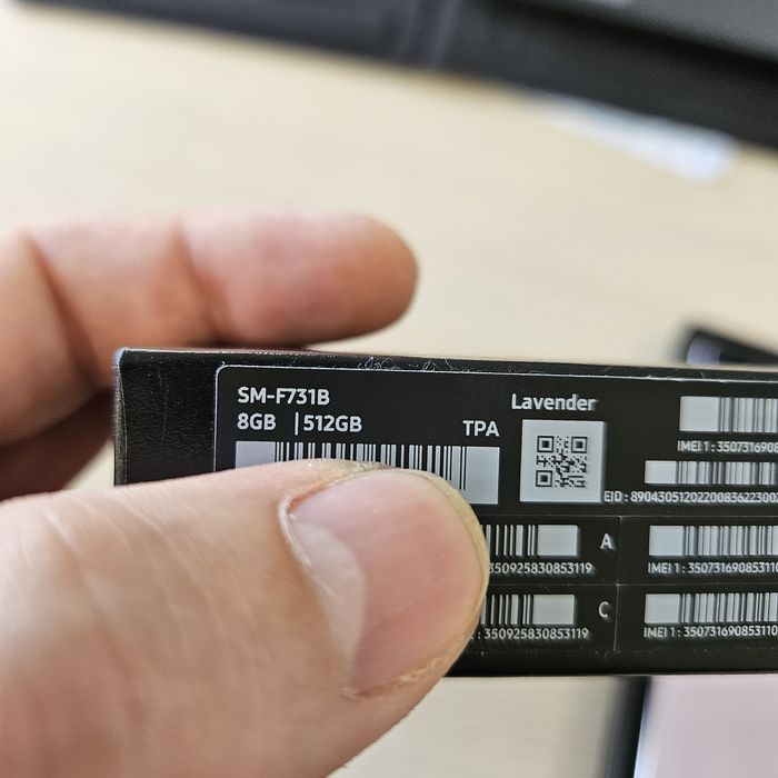 Telefon mobil Samsung Galaxy Z Flip 5, 512GB, 8GB RAM, 5G, cu defect!