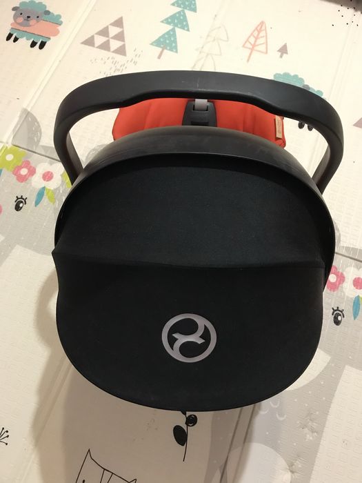 Столче за кола Cybex [ кошница за новородено ]