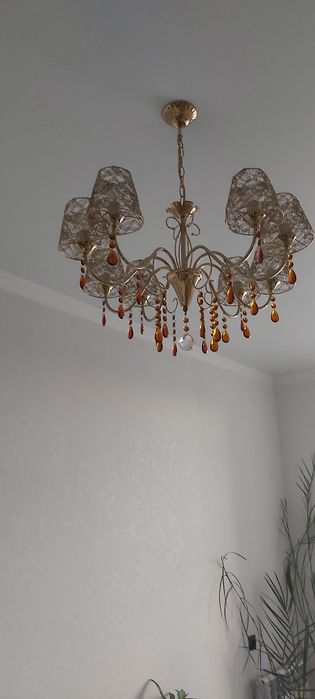 Люстра 8- ми рожковая