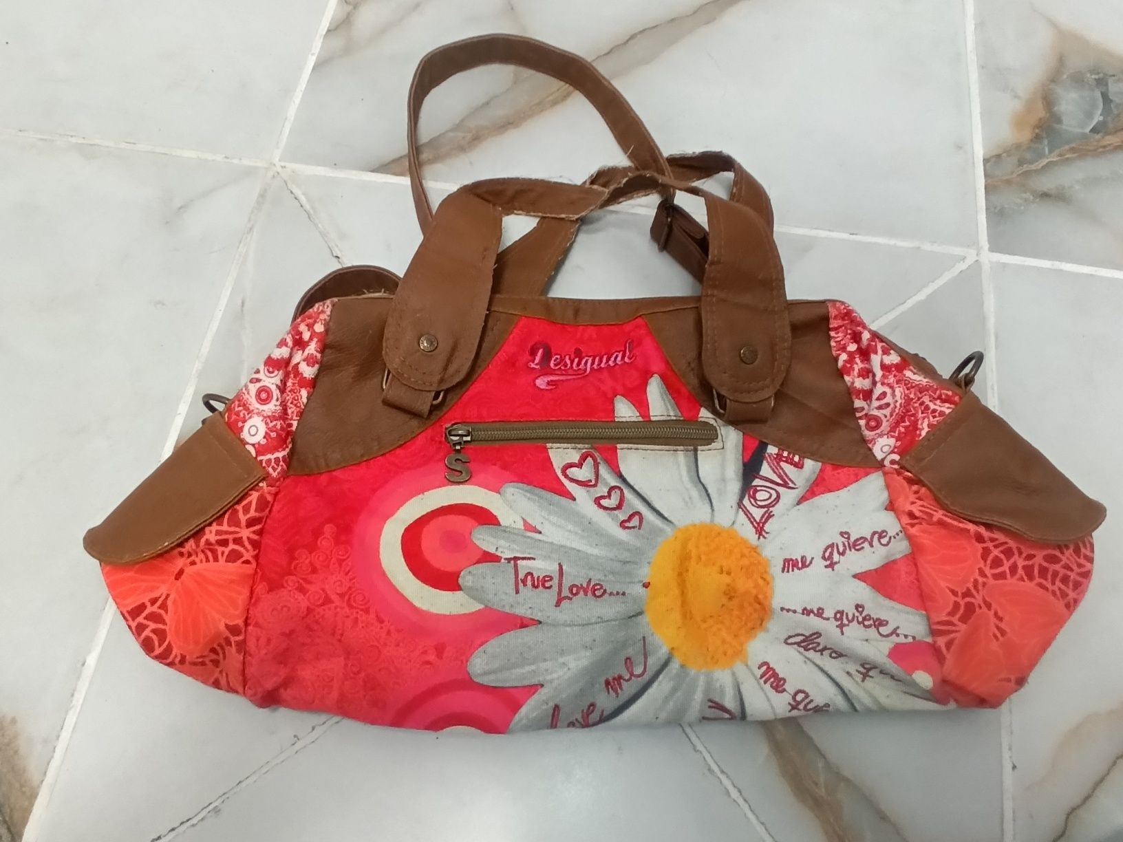 Desigual Love чанта - 20 лв