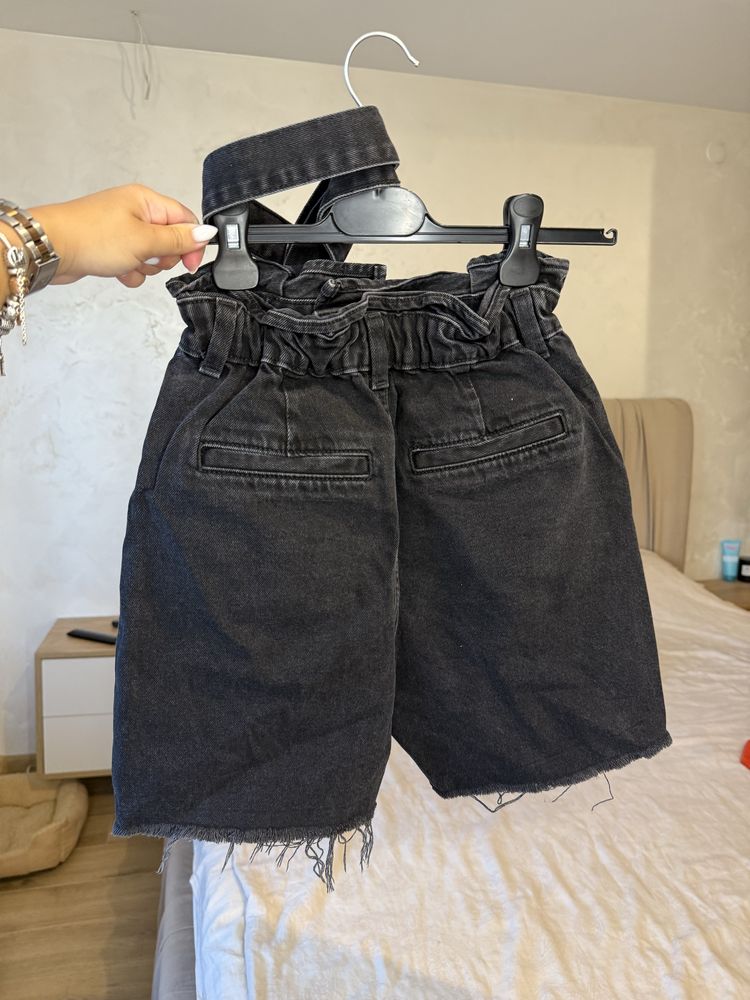 Черни дънкови бермуди ZARA