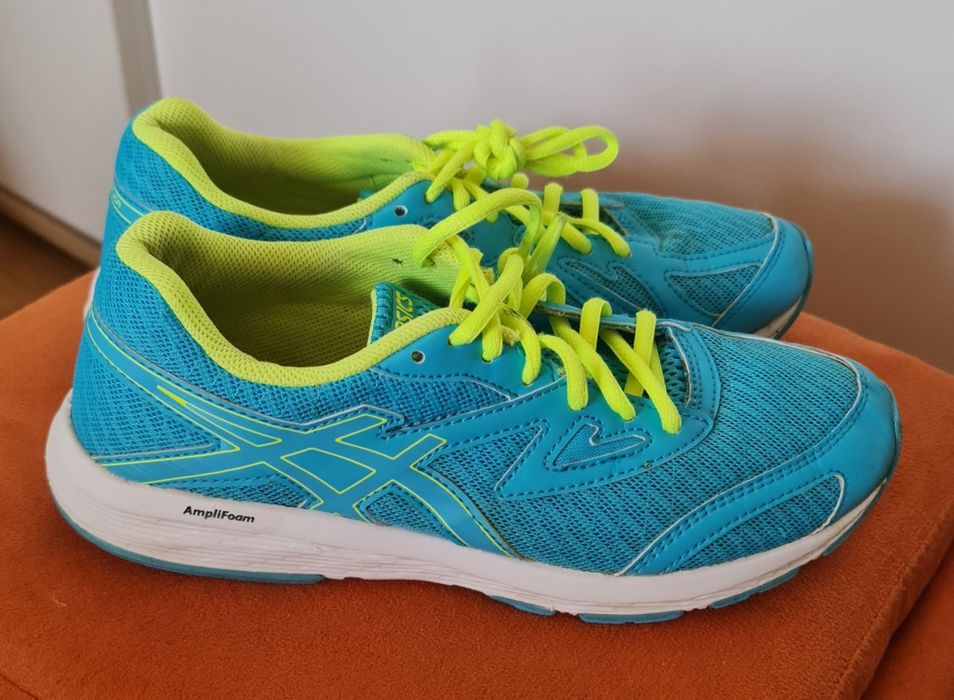 маратонки Asics Amplica номер 37