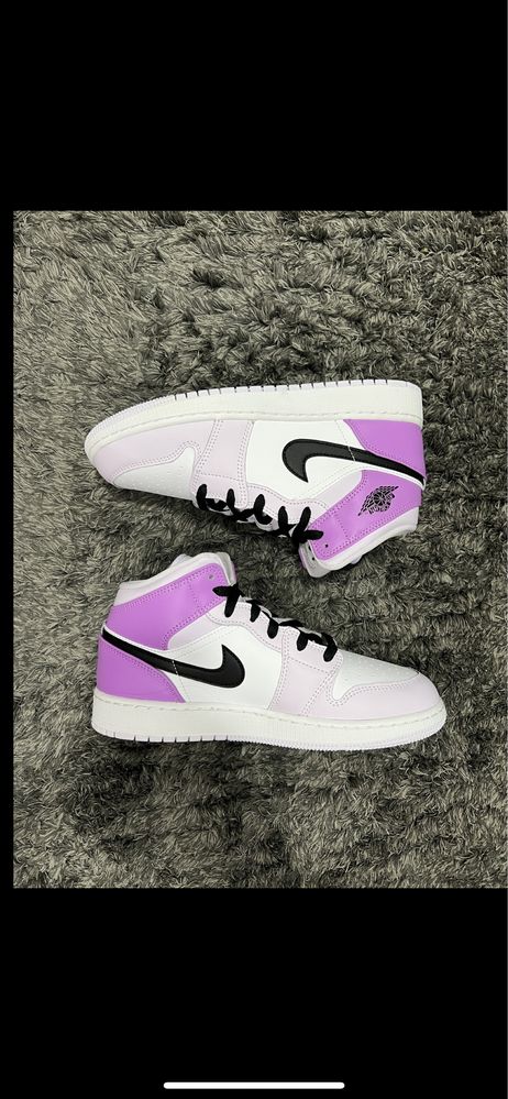 Jordan 1 Mid Barely Grape