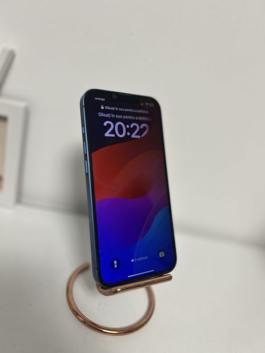 Iphone 13 albastru