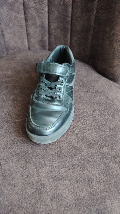 Продам туфли на мальчика