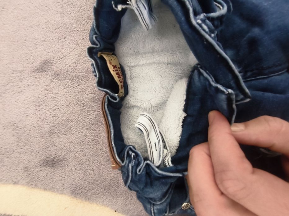 Продавам изолирани четкани дънки