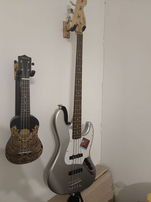 Бас гитара Squier Affinity Jazz bass