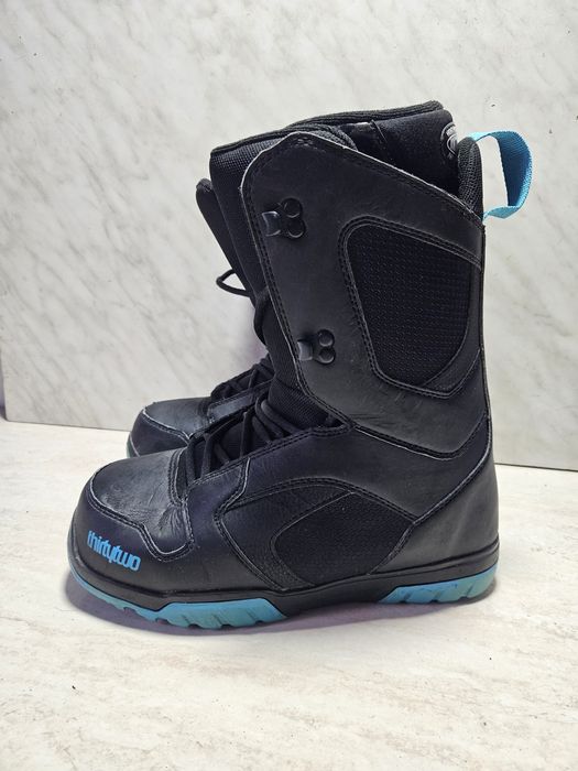 Boots 121 buti placa snowboard   Thirtytwo mărimea 42  ( 27  cm) .