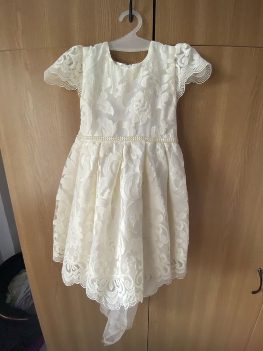 De vânzare rochiță