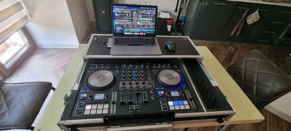 Продавам Traktor S4 MK3