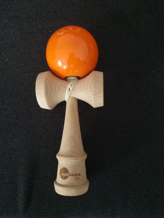 Vând kendama USA si Sweets