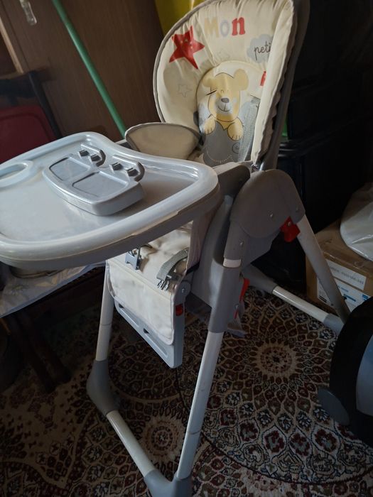 Стульчик для кормления ребенка