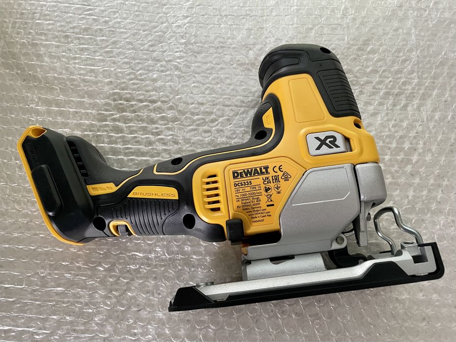 Pendular DeWALT DCS 335 XR. / (CZECH REPUBLIC.) Original Nou-nout !