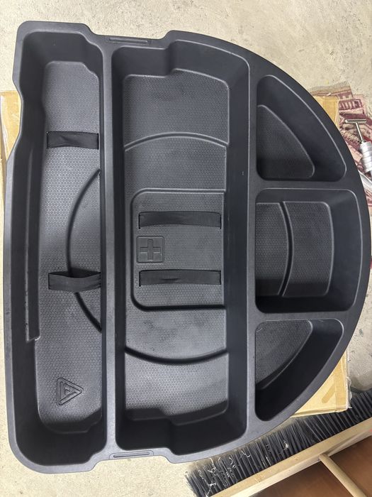 Кора над резервна гума hyundai i20