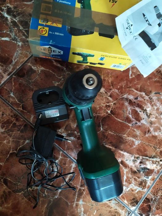 Set vechi bormasina filetanta / incarcator +