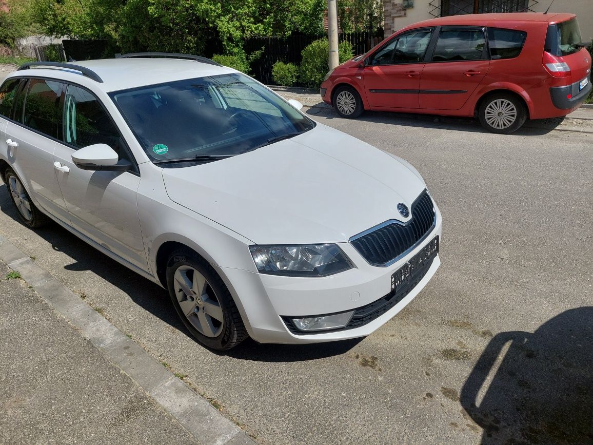 Vând Skoda Octavia III