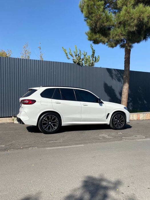 BMW X5 2020.
