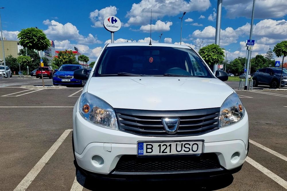 Dacia Sandero Poli Auto  Vand Dacia Sandero 1.2benzina+GPL 2012