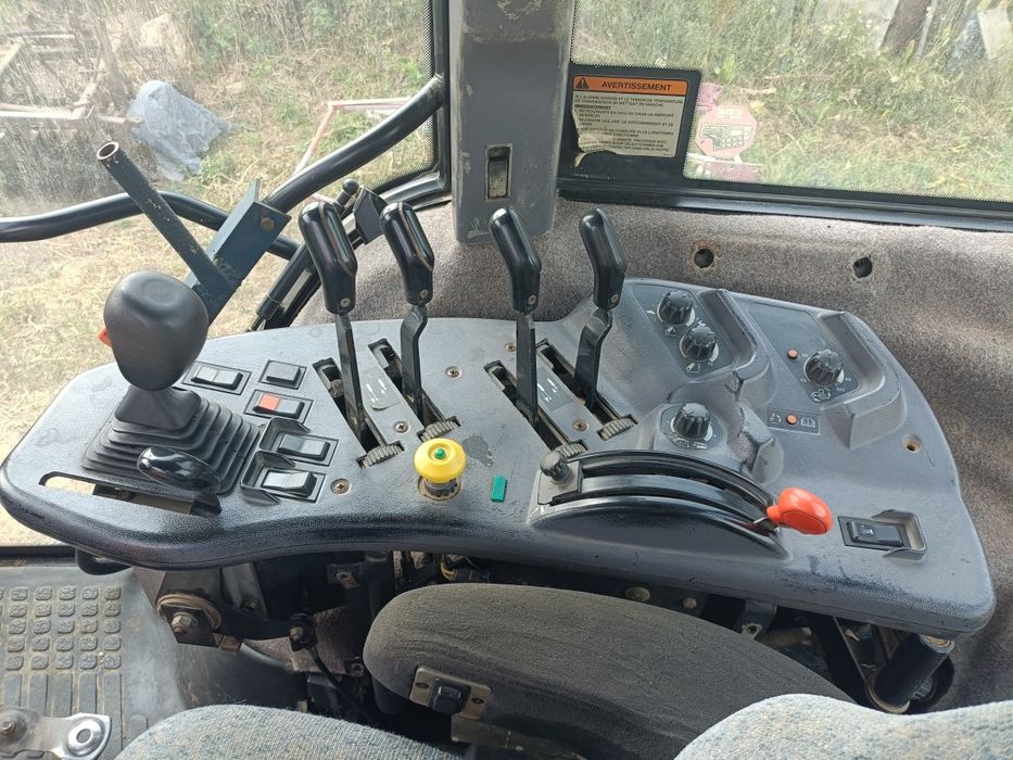 Vând tractor New Holland 8670 170CP