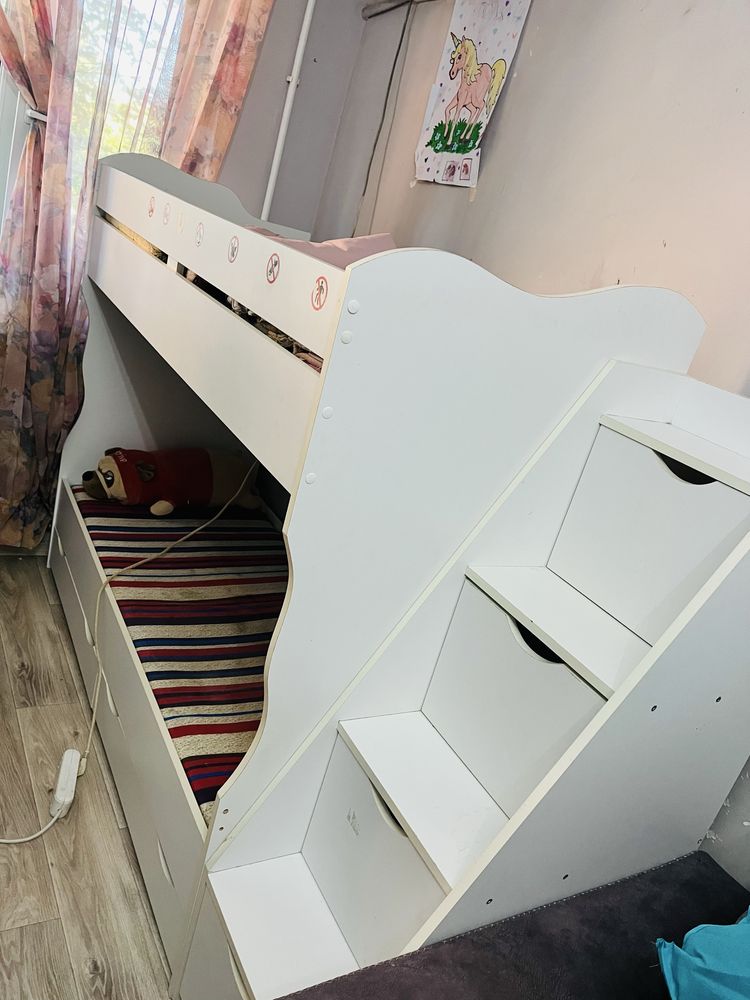 Продам двухярусную кровать