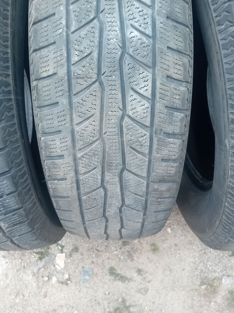 235/70 R16 зимни гуми