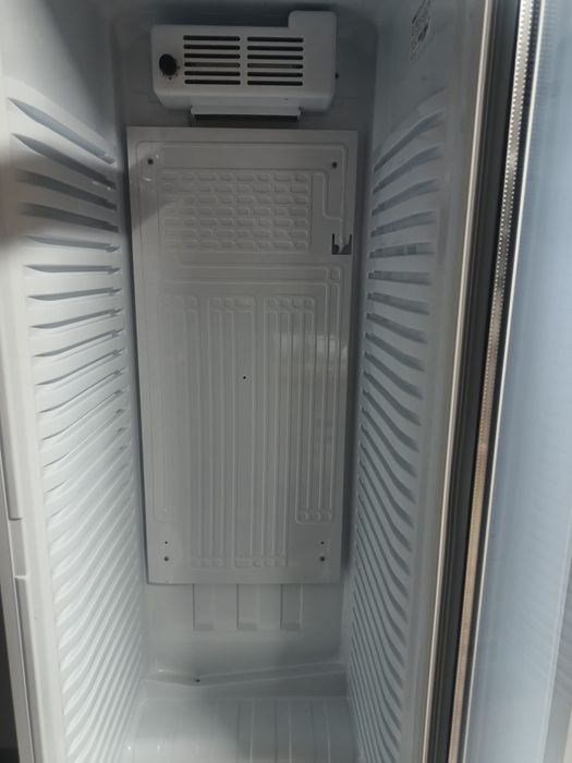 Vând rafturi, vitrine, raft pâine, raft legume fructe