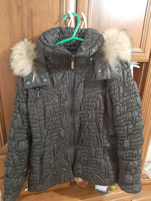 Geaca White Label cu blana naturala de iarna
Marime : M-L
Pret achizit