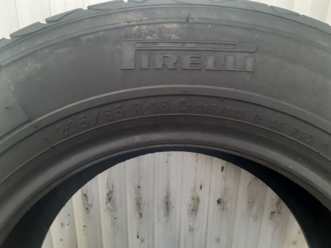 235/65/16C  1×Pirelli 113R  vară dot 0212  9,5