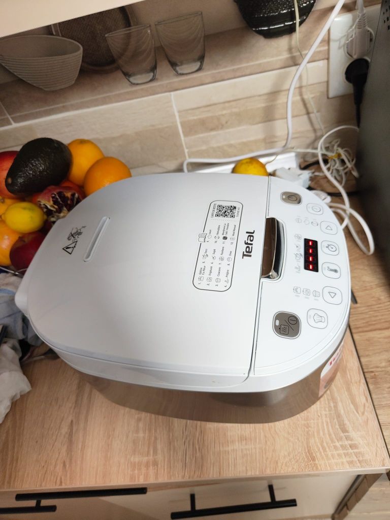 Multi cooker Tefal noua cu garanție 2 ani
