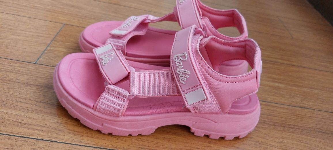 Сандали Barbie от  Zara
