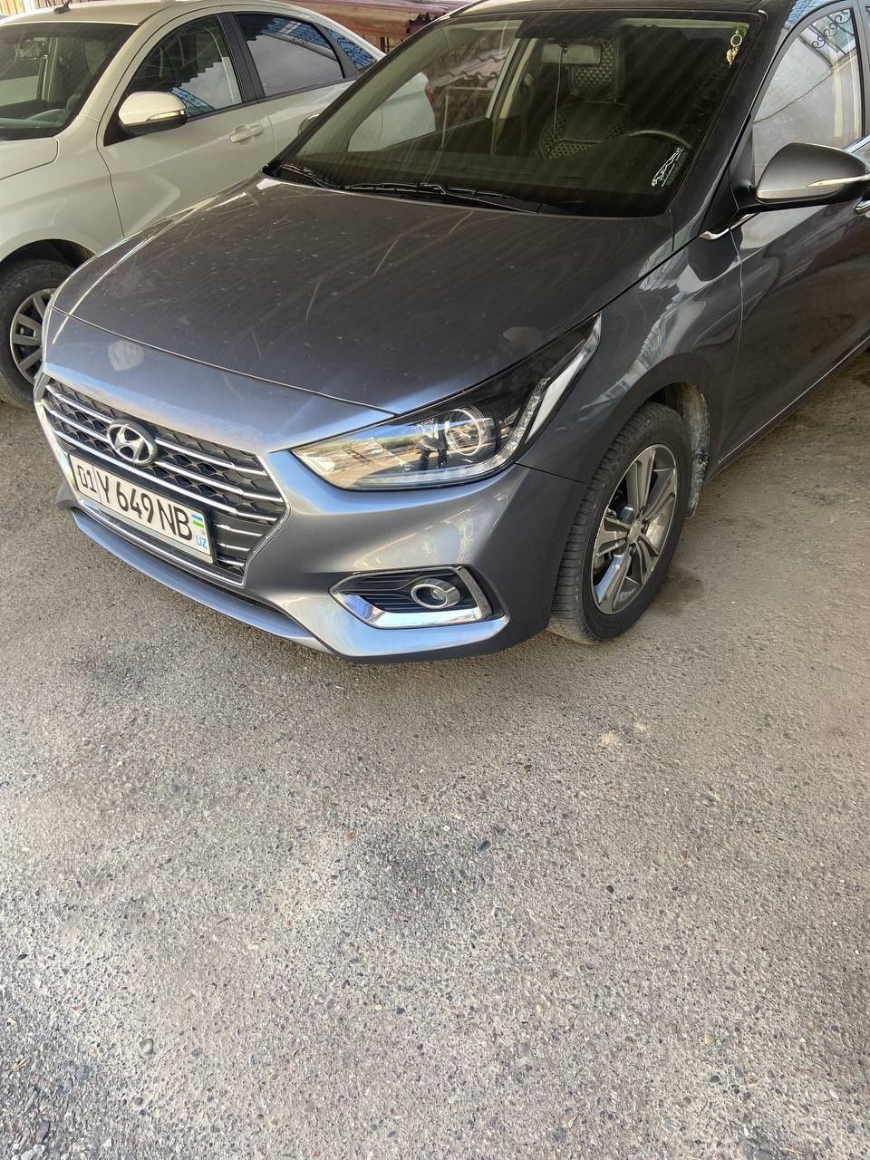 Sotiladi Hyundai accent