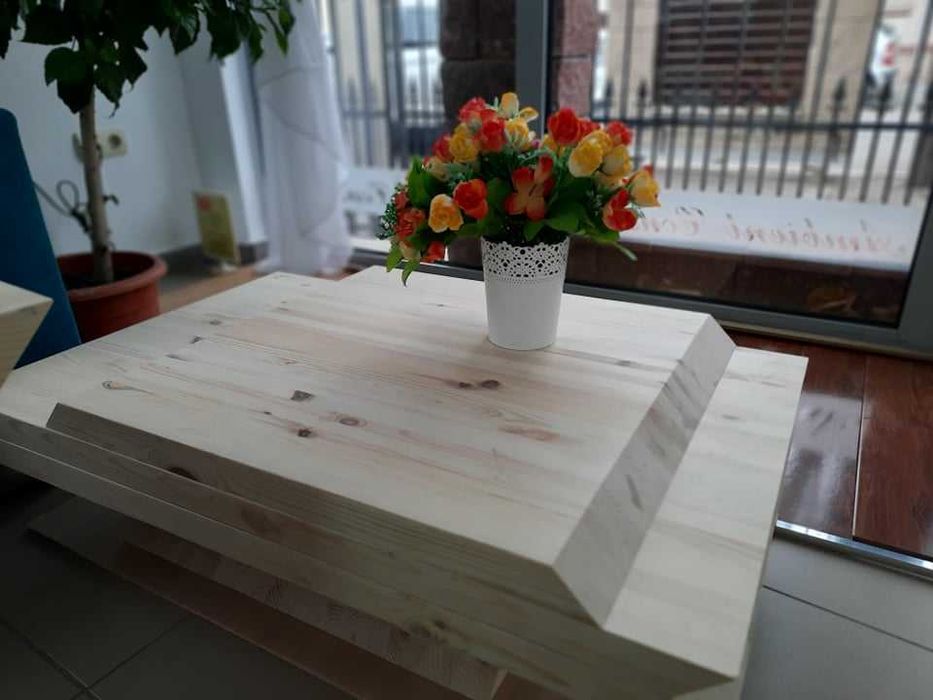 Vindem din stoc sau la comanda blaturi din lemn masiv de pin finisate