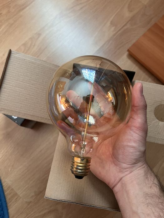 Becuri Edison mari, noi, lumina calda