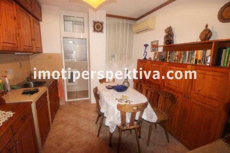 Продава се Тристаен апартамент в Пловдив, Център - 68 кв.м за 2011 €/кв.м - Снимка #12