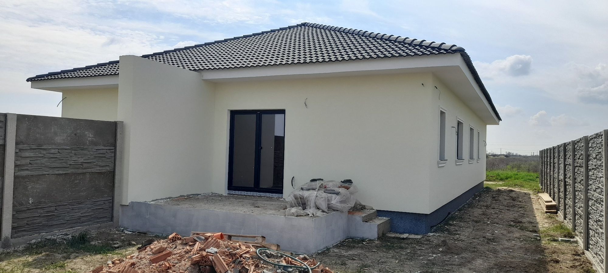 Vind duplex cu utilitati Mosnita Noua