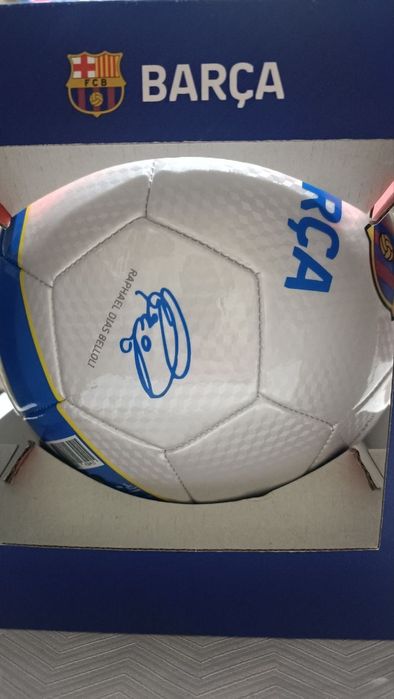 Барселона уйинчилари исм ва дасхати